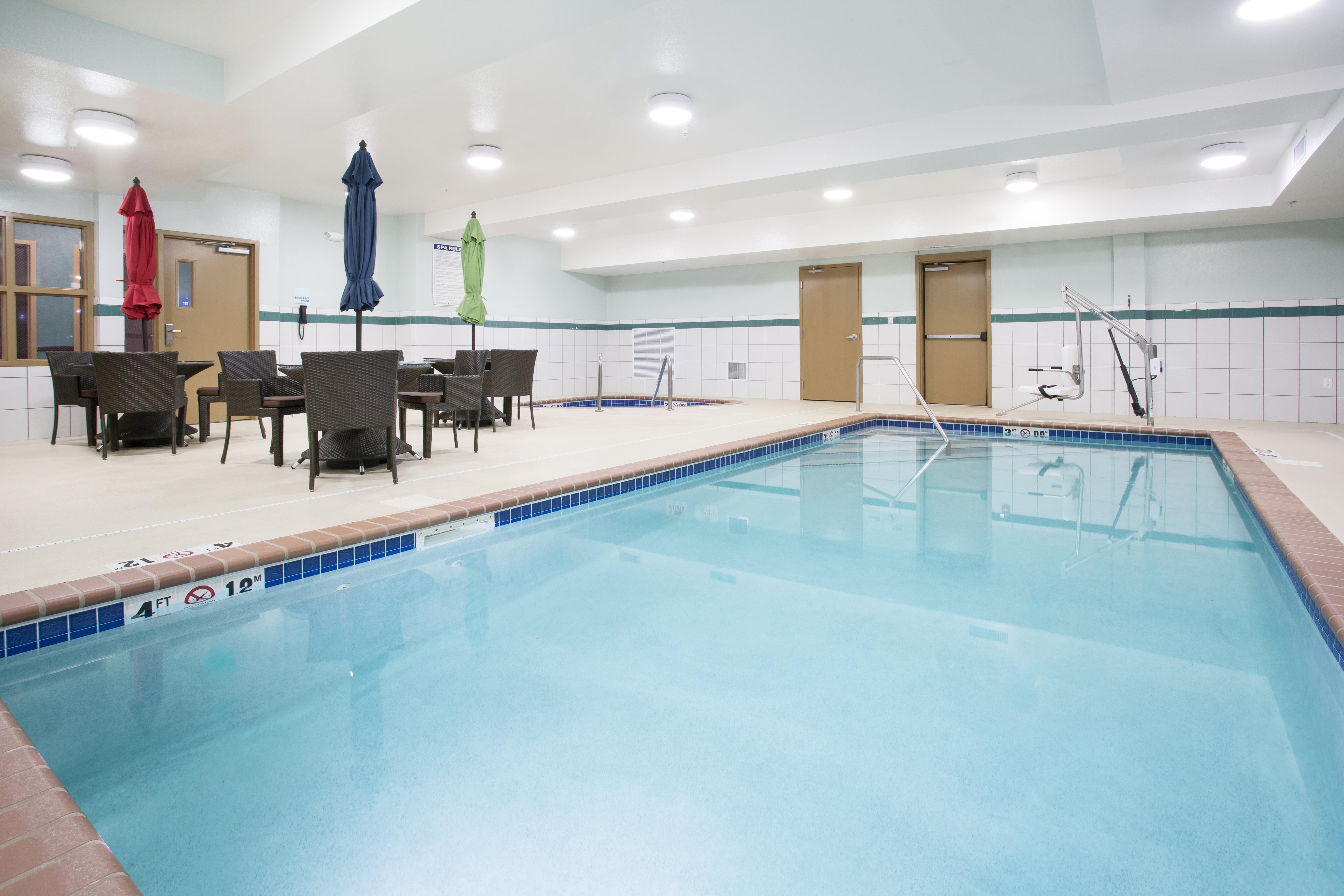 Holiday Inn Express Hotel & Suites Minot South By Ihg Kültér fotó