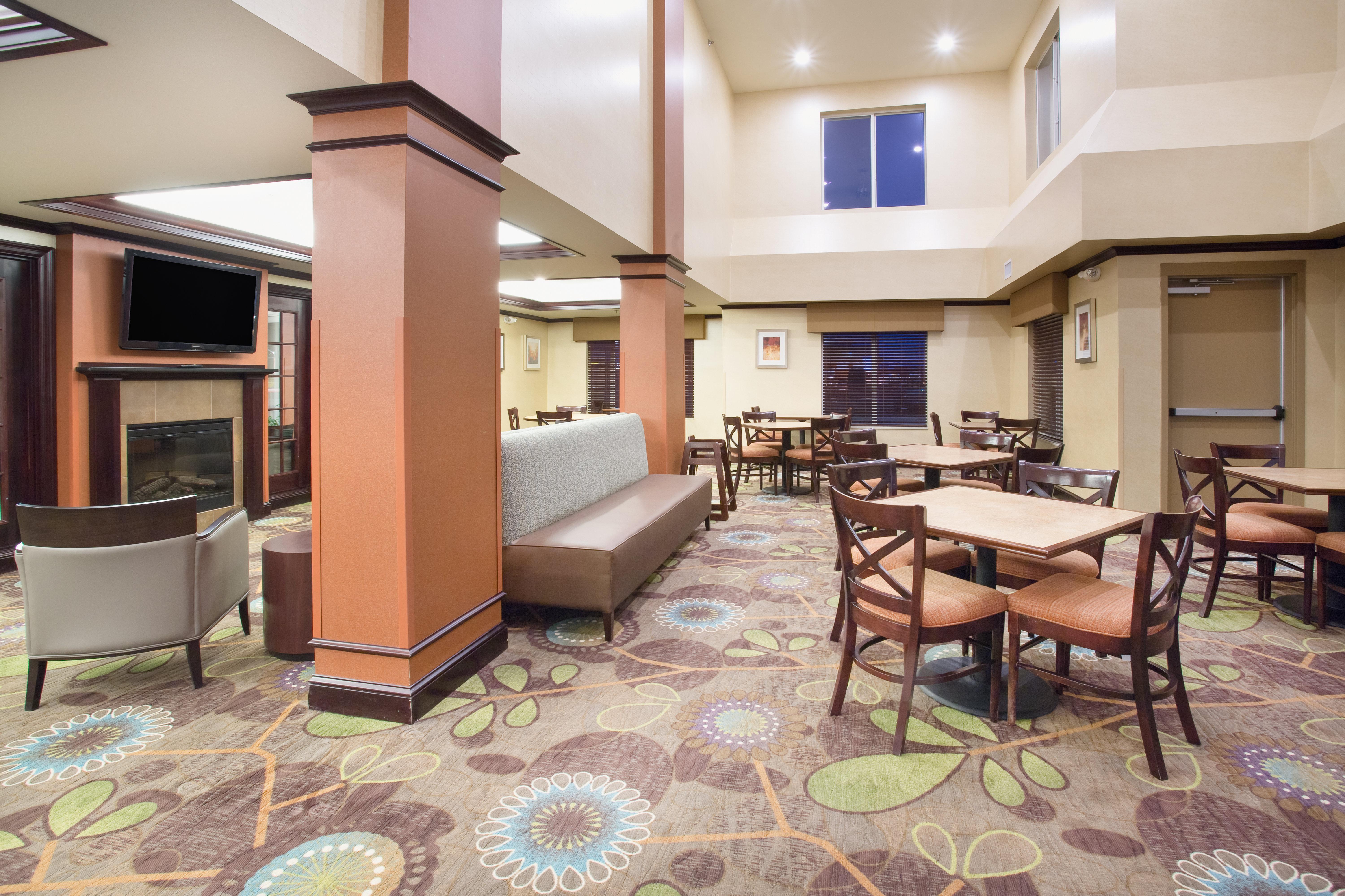 Holiday Inn Express Hotel & Suites Minot South By Ihg Kültér fotó